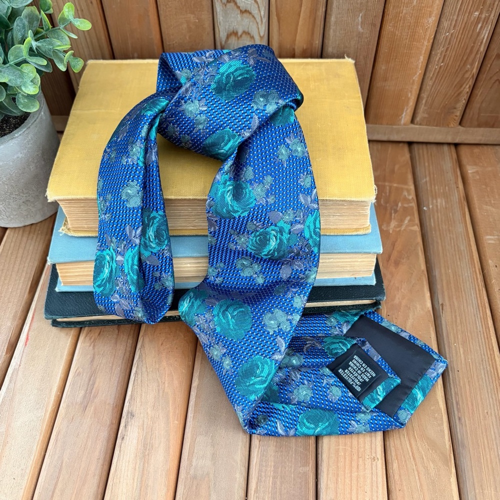 Perry Ellis Portfolio Blue Green Floral Silk Tie Woven Rose Pattern